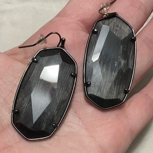 EUC Kendra Scott Danielle earrings